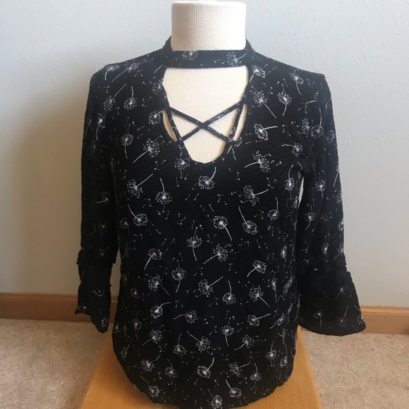 Maurices Tops - 🌞 4 for $35 // Maurice’s Dandelion blouse